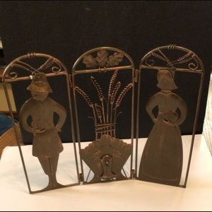 Ornate Tri-Fold stand 14x15in